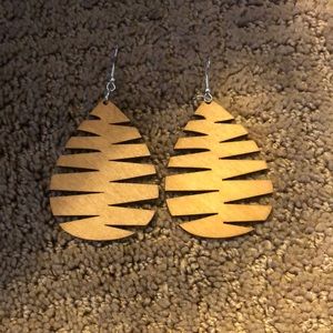 New! Wooden dangle Earrings.